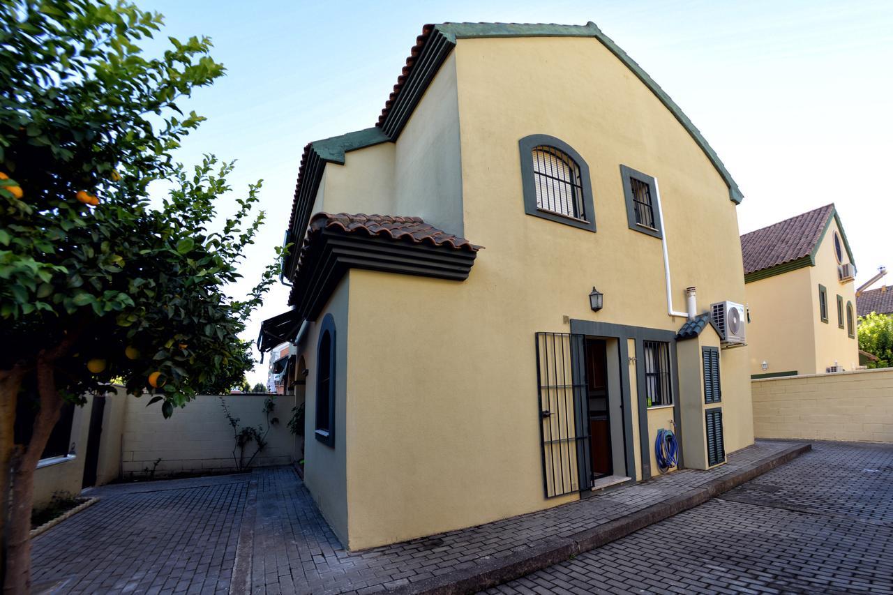 Chalet El Naranjo Sevilla Exterior foto